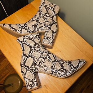 Women’s Snakeskin Print Booties Women’s 9.5 | Western Cowgirl Ankle Boots